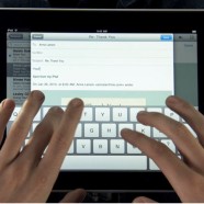 Typen op een iPad-scherm
